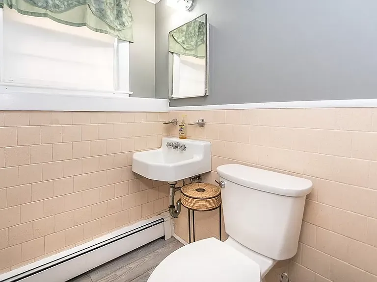 170 Ravenswood Rd — Photo 10