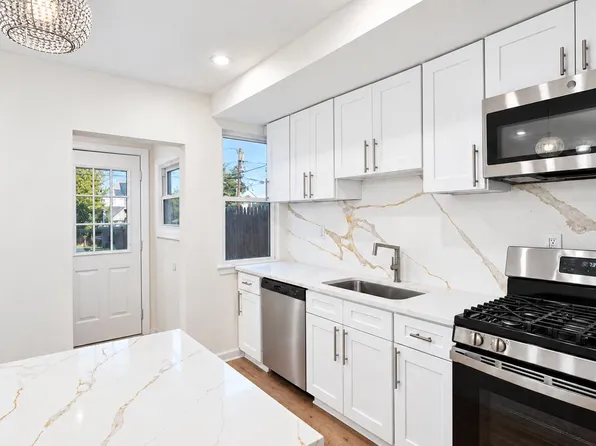 215 Horton Ave, Gloucester City, NJ 08030