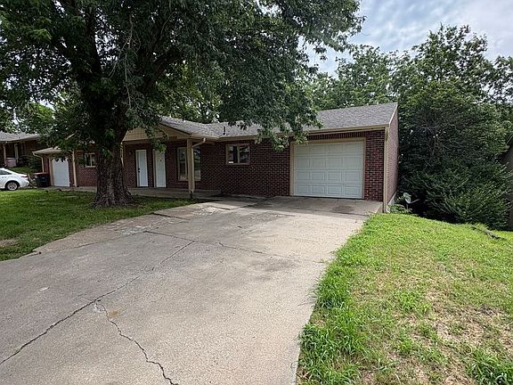 2nd image of 828 Dondee Dr APT B