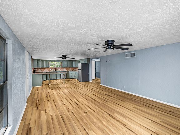 4th image of 2408 NW Ozmun Ave