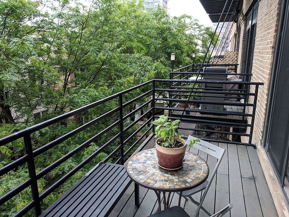1st image of 1525 S Michigan Ave APT 305