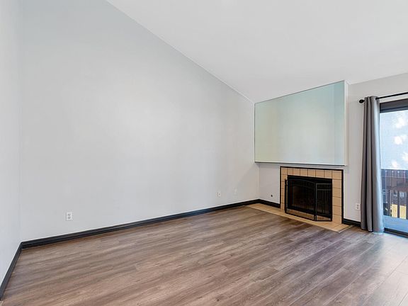2nd image of 6716 Clybourn Ave Unit 223