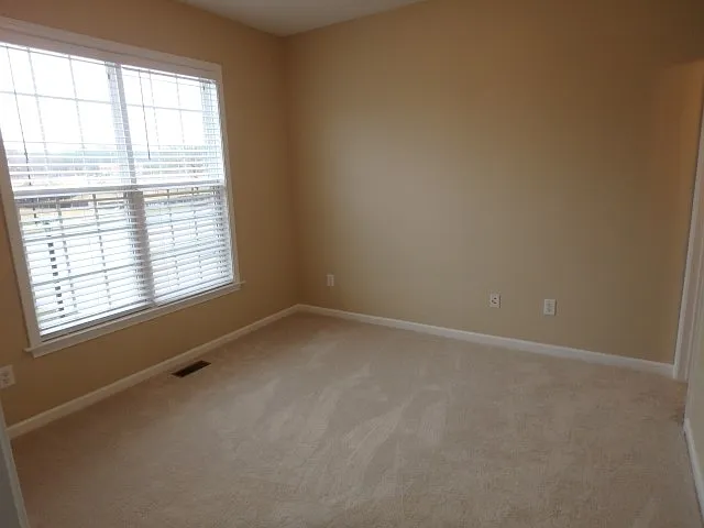 121 Hampton Lake Dr — Photo 21