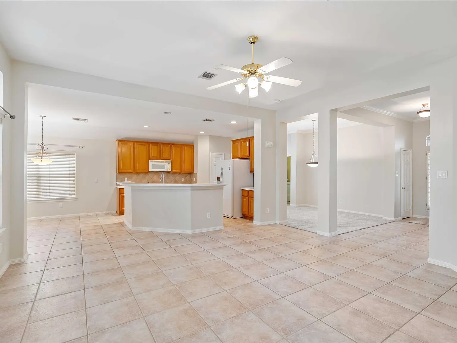 3 bed, 2.0 bath, 2120 sqft, $2,150 — Photo 1