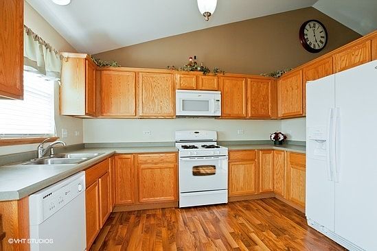 3rd image of 406 Stockton Dr