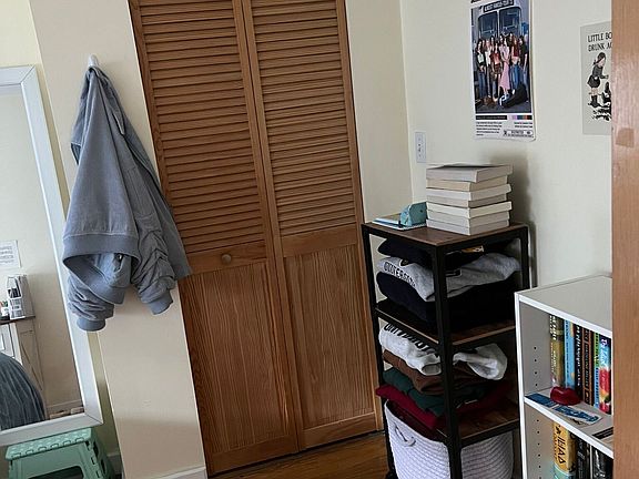 5th image of 218 Hanover St #5