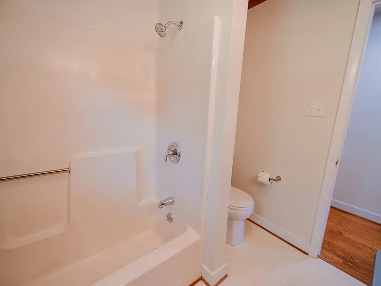 120 Brooks St — Photo 14