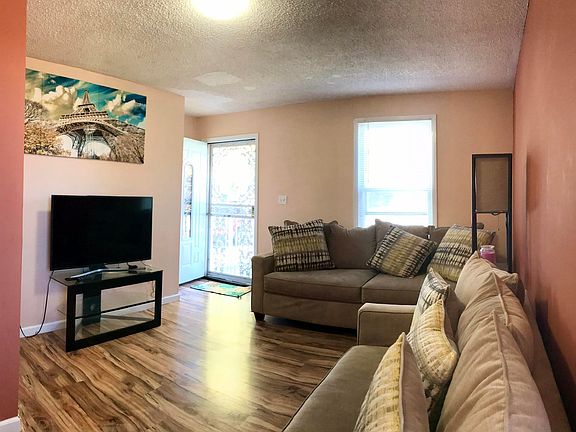 3rd image of 4912 Bethune Ct