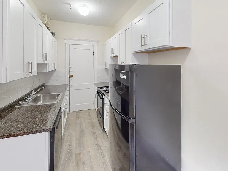 235 Park Dr #33 — Photo 6