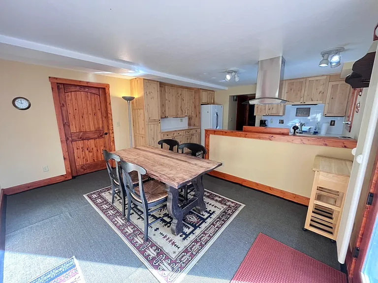 242 S Ridge Rd — Photo 2
