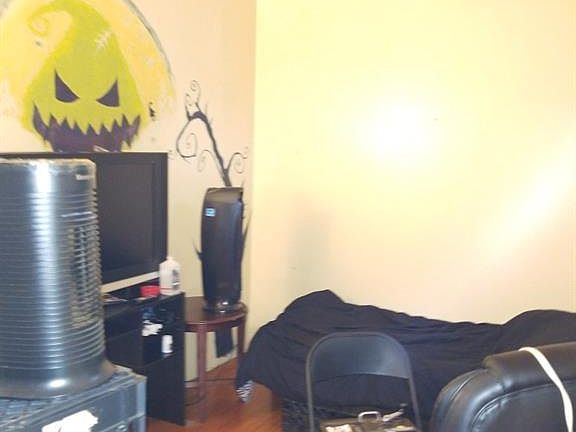 4th image of 77 Courtney Ave
