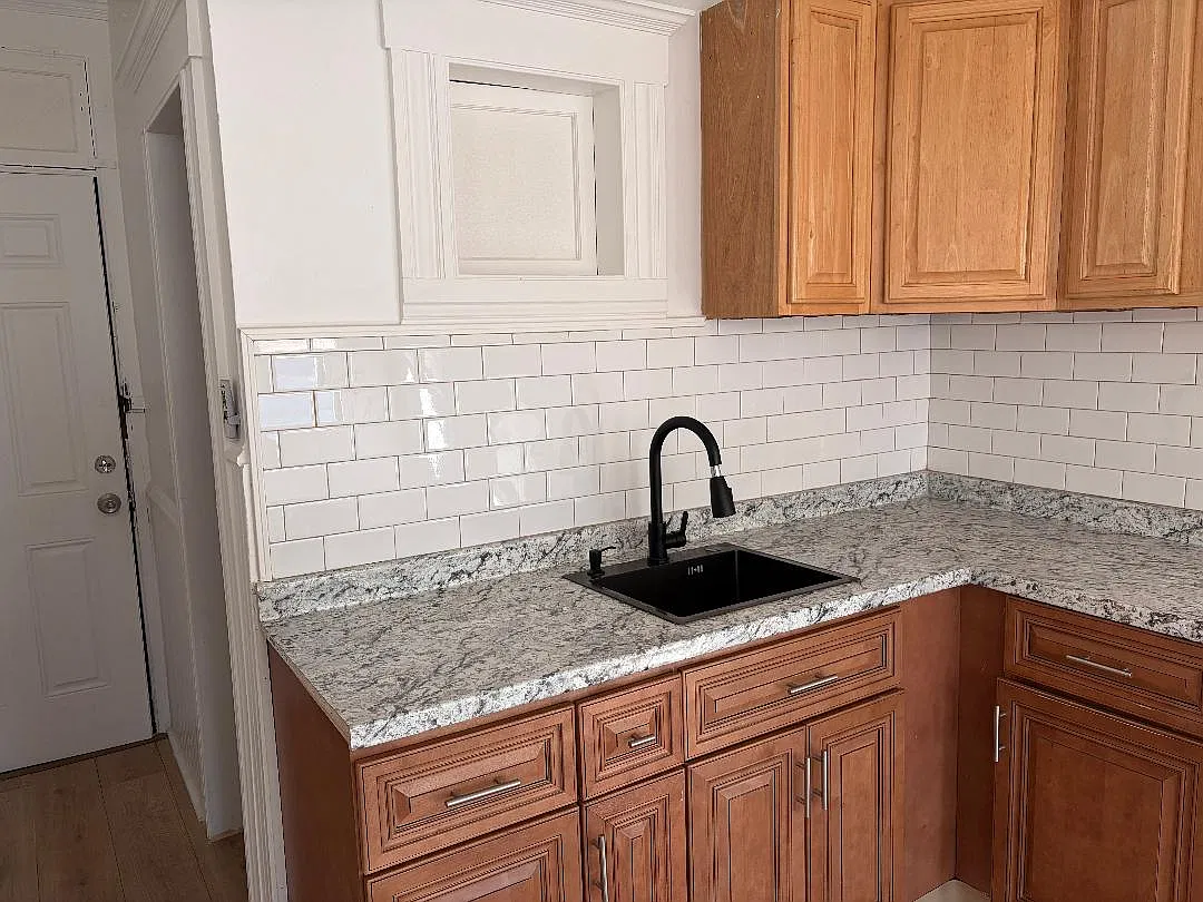 1 bed, 900 sqft, $1,400 — Photo 2