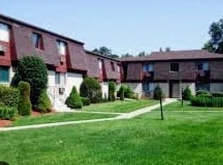 1601 Cherry Hill Dr, Poughkeepsie, NY 12603