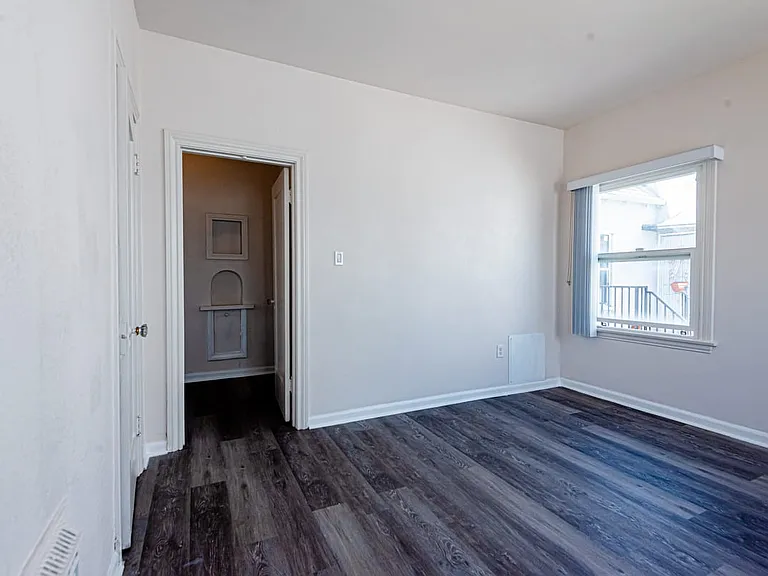4915 S San Vicente Blvd #2 — Photo 11