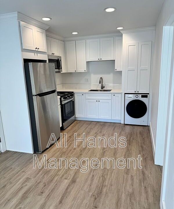 1st image of 231 Loma Ave Unit 18