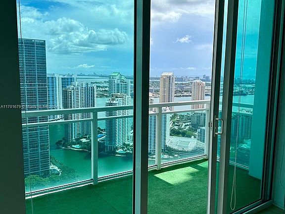 3rd image of 950 Brickell Bay Dr #6