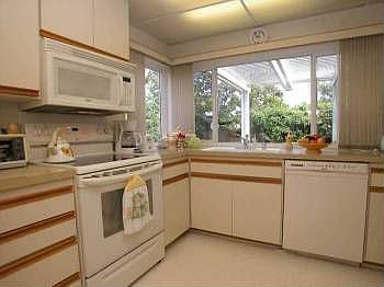 2nd image of 613 Mariposa Cir