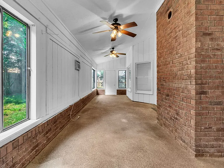 7347 Richmond Rd — Photo 17