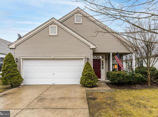 17 Mayfair Rd, Southampton, NJ 08088