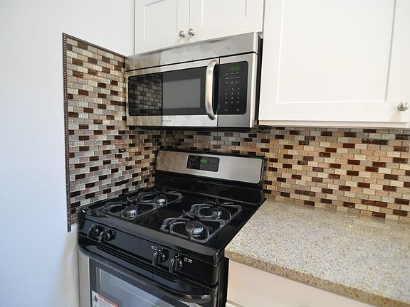 3rd image of 83 Woodruff Ave APT 4B