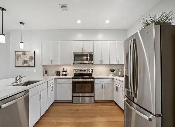 3rd image of 1023 Spring Rd NW Unit B