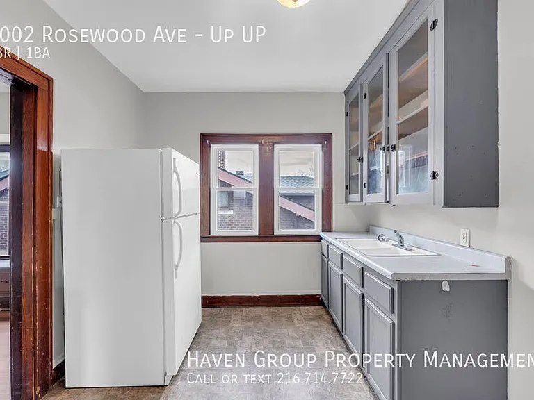 9002 Rosewood Ave #UP UP — Photo 13