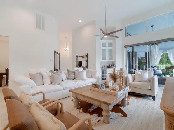 1907 S Club Dr, Wellington, FL 33414