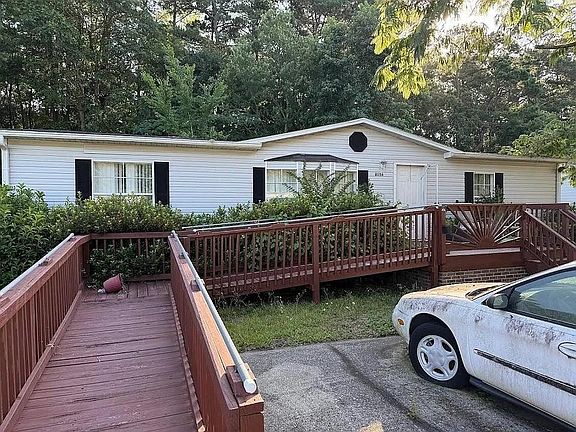 4th image of 8156 Woodland Dr.