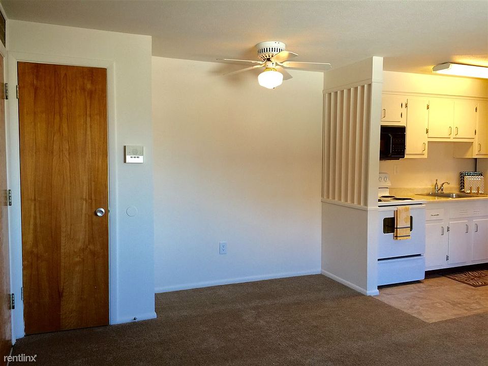 1st image of 210 Mulberry St APT 1