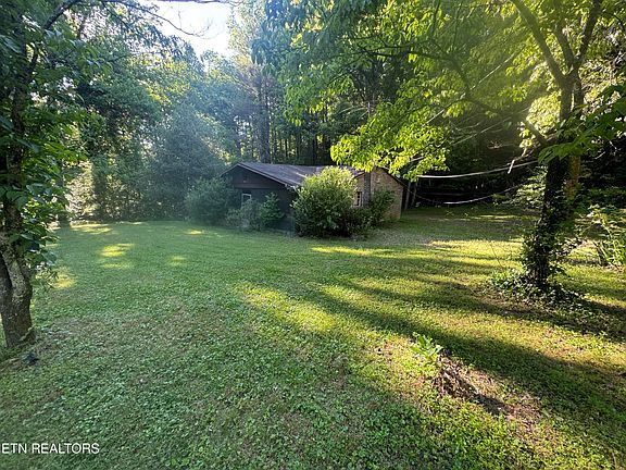 3rd image of 992 Chicken Hollow Rd