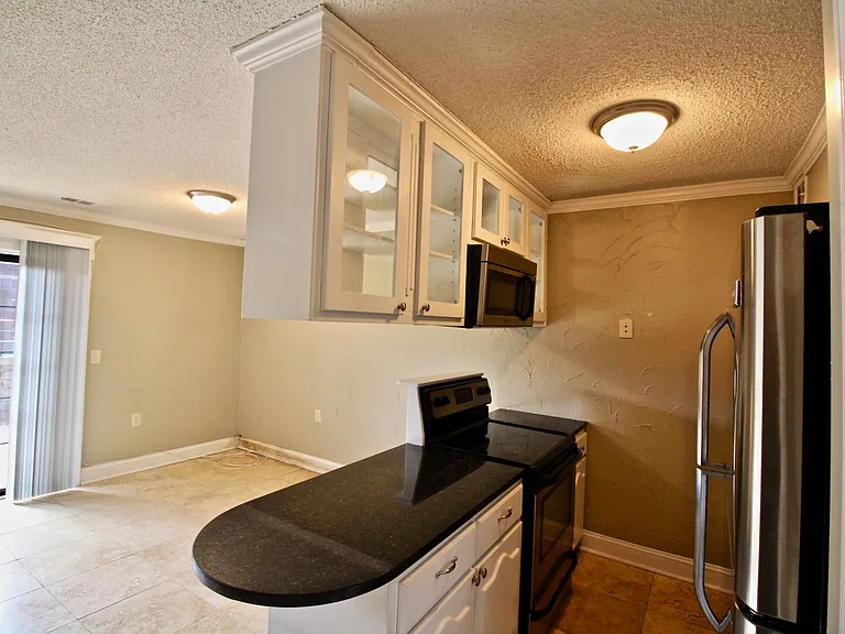 Plaza 44 Apartments — Photo 11