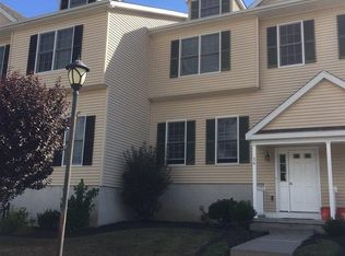 30 Hudson Cir, Marlboro, NY 12542