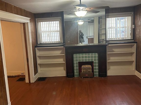 3rd image of 3535 Evanston Ave