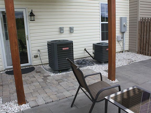 4th image of 115 Brockham Ct