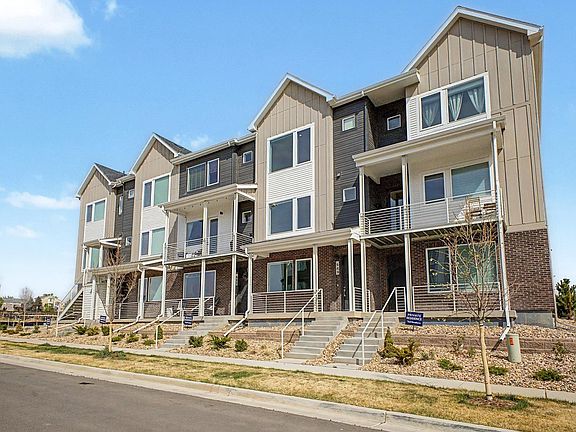 4th image of 689 Saddle Dr