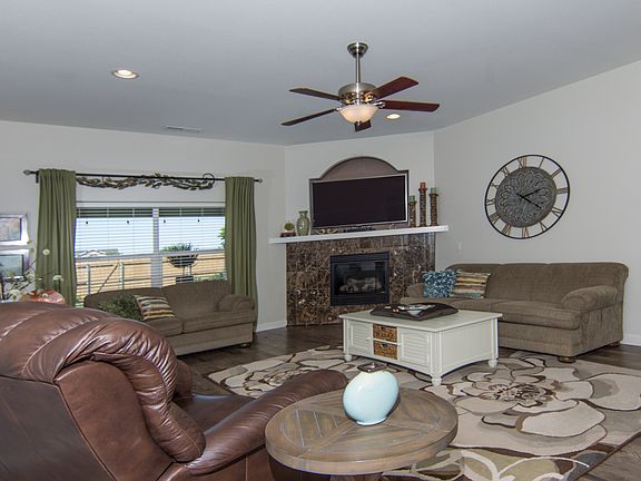 4th image of 4805 Bilbao Dr