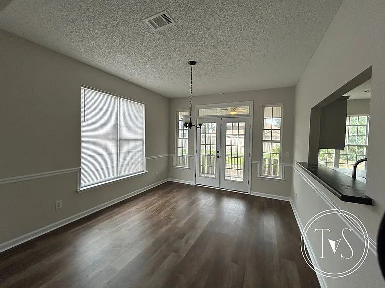 1825 Lawnwoods Dr — Photo 6
