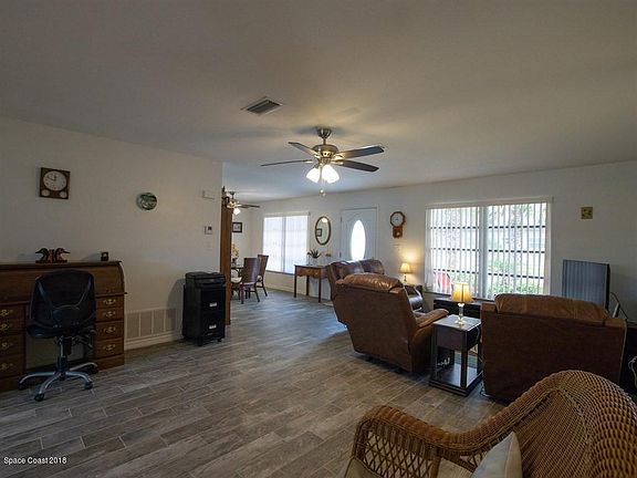 5th image of 548 Holly Dr