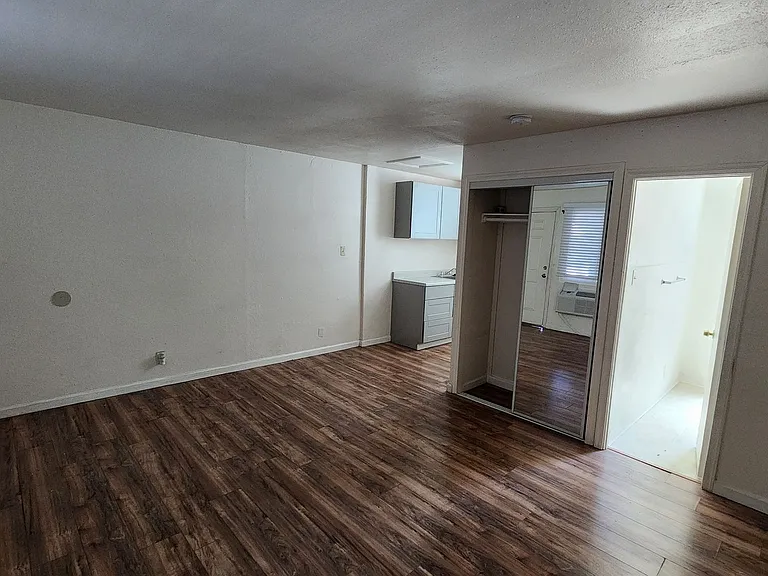 311 N 16th St #5 — Photo 4