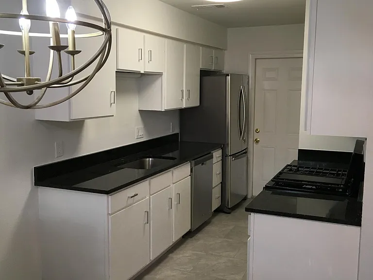 Updated kitchen with new granite and all new appliances - EMPTY