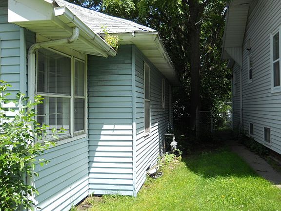 5th image of 1123 E Ewing Ave