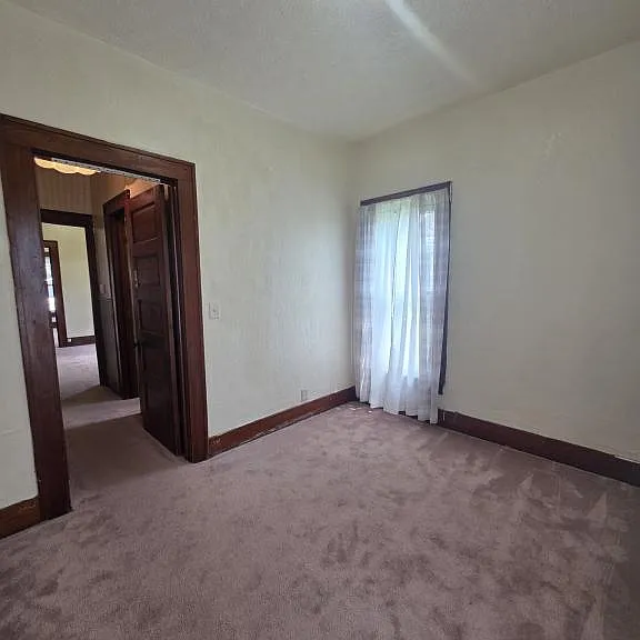 1027 S Bell St — Photo 13