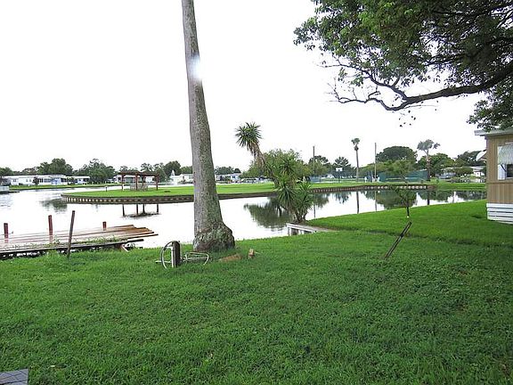 4th image of 1065 Frangipani Ln #1304