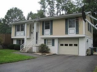 614 Claybrook Dr, Altoona, PA 16602