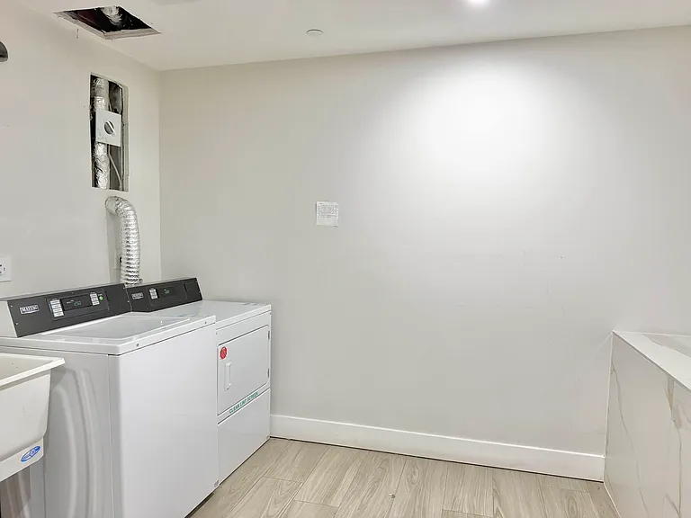 727 Dekalb Ave #3B — Photo 13