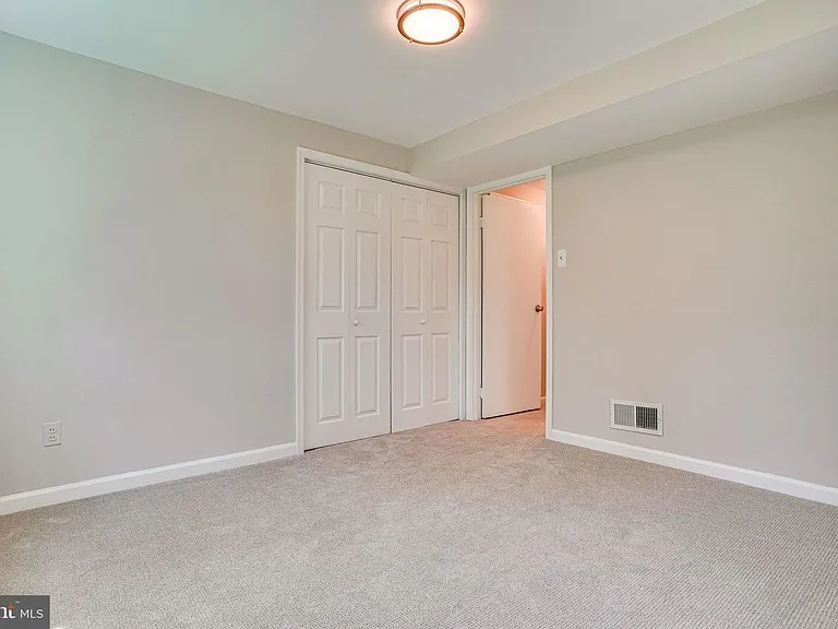 7430 Hastings St — Photo 50