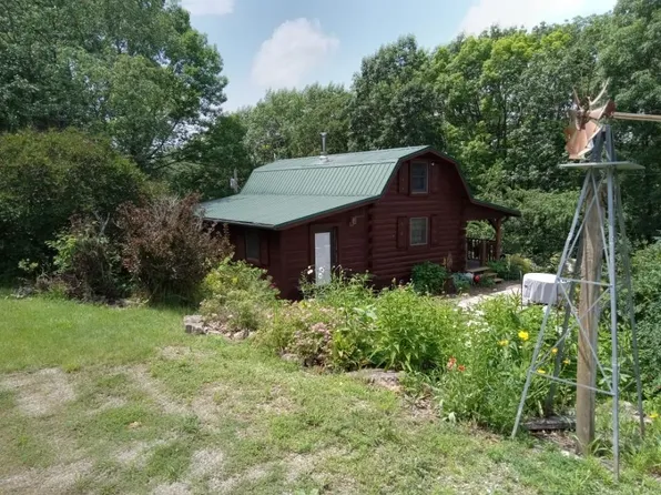 1682 Log Cabin Ln, Waterville, IA 52170