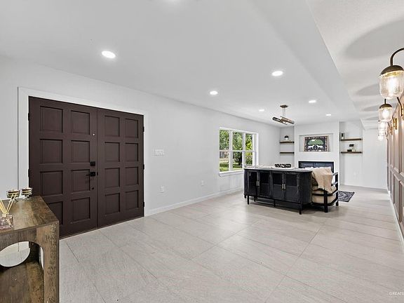2nd image of 1624 Dulcinea Ave