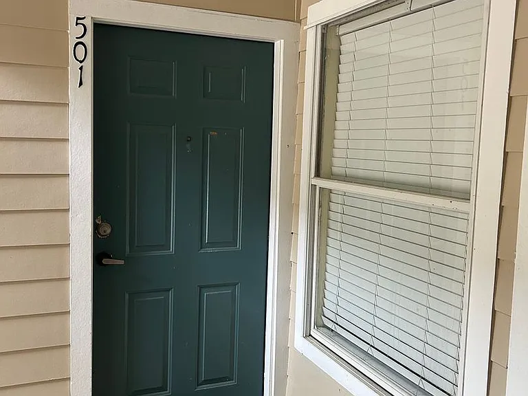 3800 SW 20th Ave #501 — Photo 2