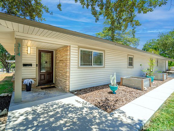 2nd image of 314 Williamsburg PL